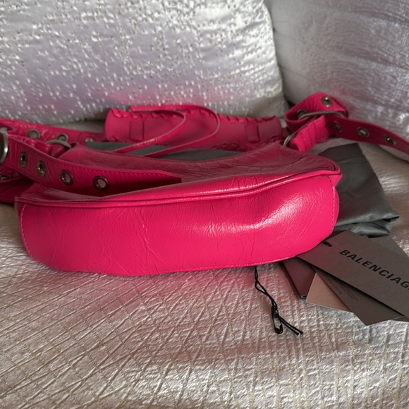 ❌SOLD❌Balenciaga Le Cagole XS Pink Crinkled Leather Two Way Bag - Picture 13 of 14